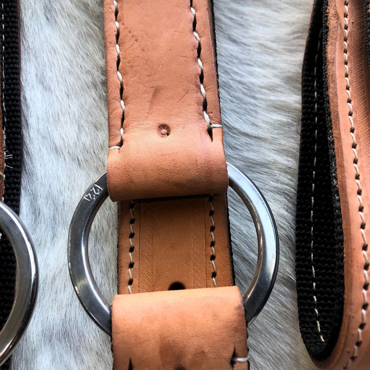 Arreata Em Couro Com Argola Coração Inox Natural