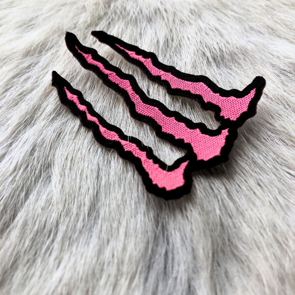 Adesivo Para Chapéu Monster Rosa