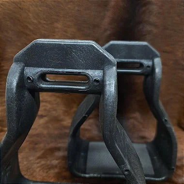 Estribo PVC com Antiderrapante Preto