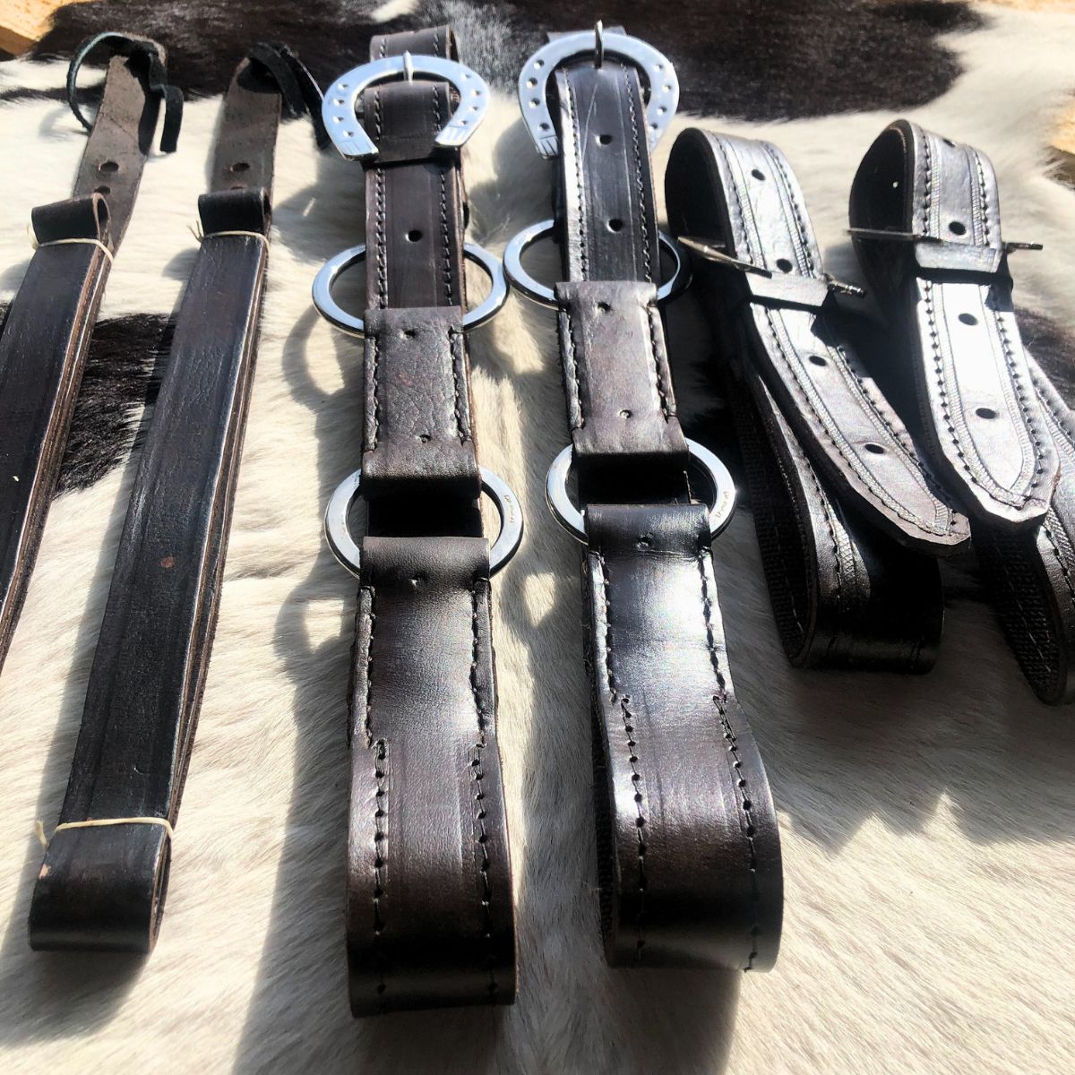 Arreata Em Couro Com Argola Ferradura Inox Marrom
