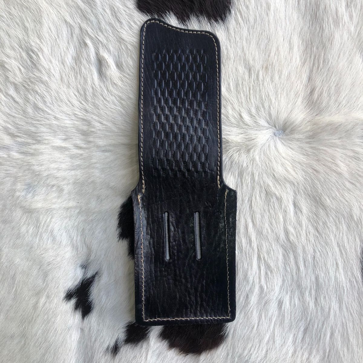 Capa Para Celular Artesanal Em Couro Esteirada