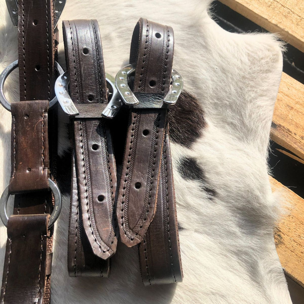 Arreata Em Couro Com Argola Ferradura Inox Marrom