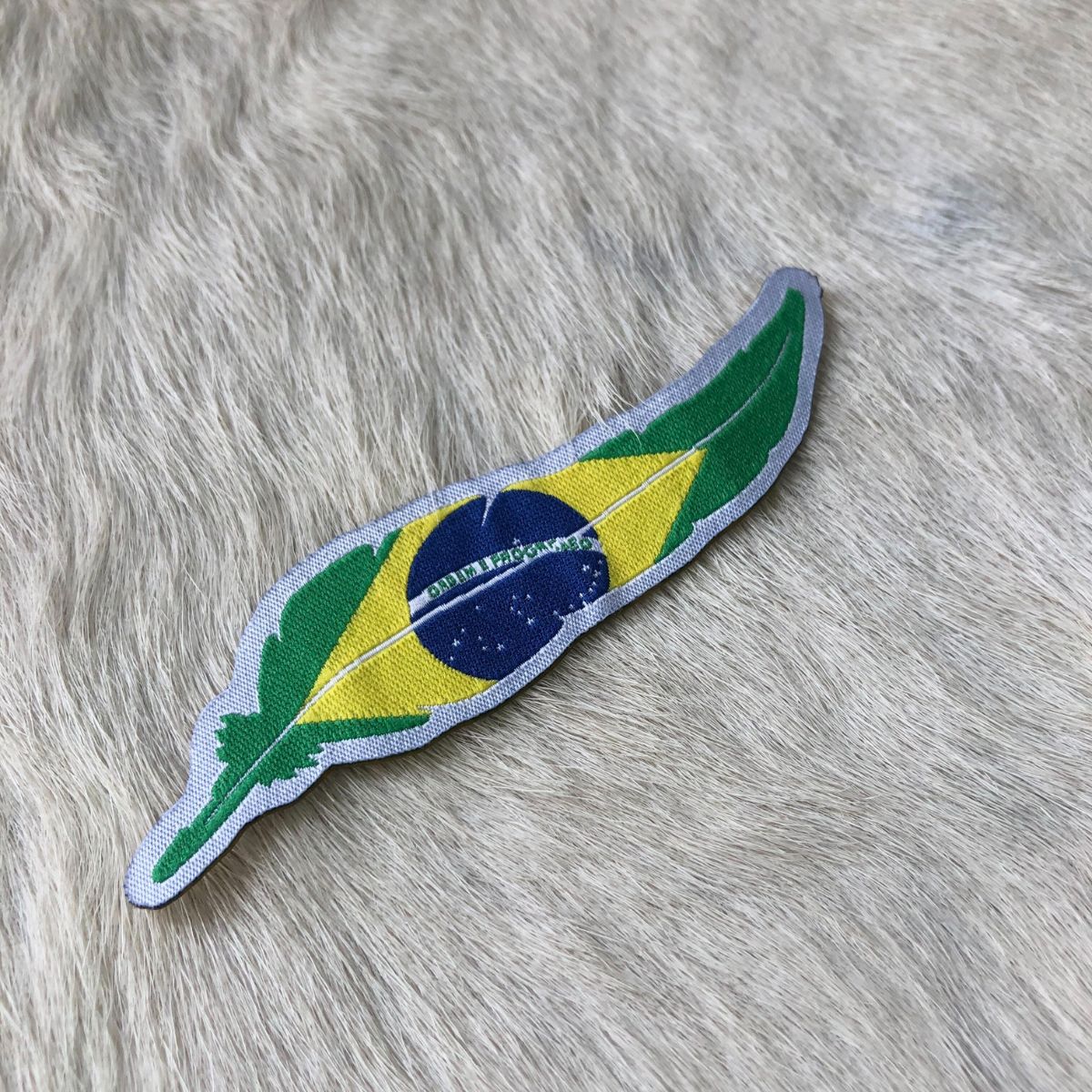 Adesivo Para Chapéu Pena do Brasil Borda Branca
