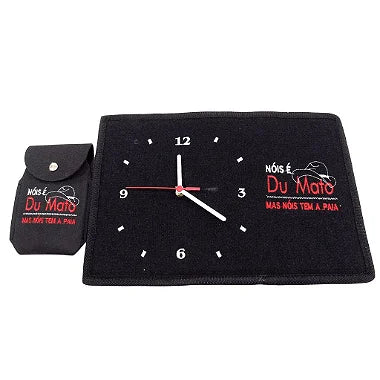 Kit Relógio De Parede Nóis é Du Mato Bordado + Capinha Cel